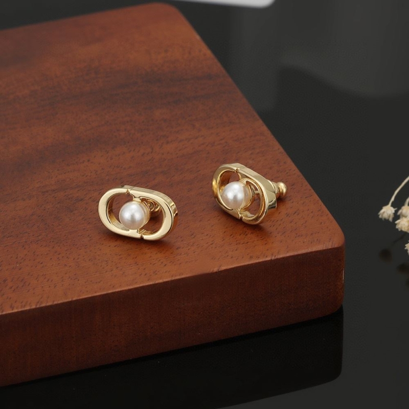 chr1st1an D10r earrings